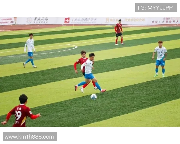 沙拉差足球的魅力与挑战探讨如何在赛场上实现团队合作与个人突破